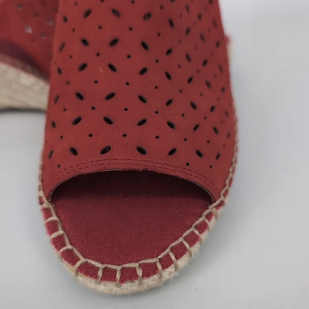 Clarks Artisan Petrina Selma Red Nubuck Perforated Espadrille Wedge Sandals 7M
